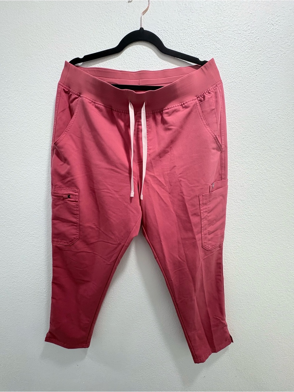 FIGS High-Waisted Yola Scrub Pants Women’s PETITE XL - PULMONARY PINK